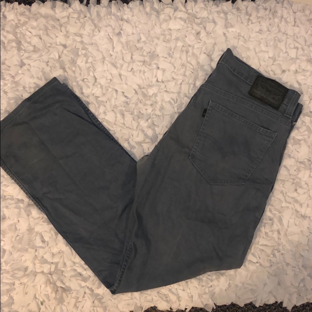 Pre Owned✨ Levi Jeans